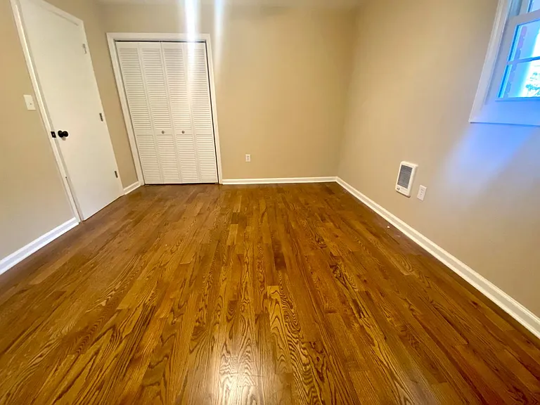 242 Cochran Rd — Photo 17