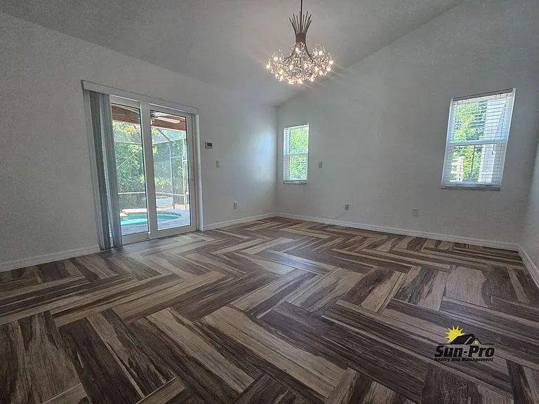 139 Riverwalk Ct — Photo 18