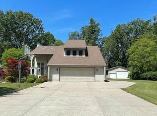 2445 E Riverwood Dr, Twin Lake, MI 49457