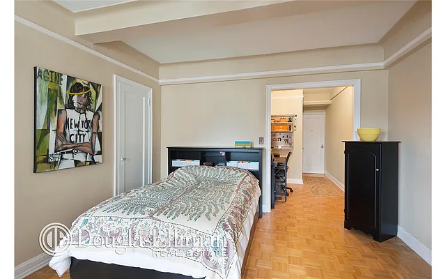 Sold by Douglas Elliman | media 10