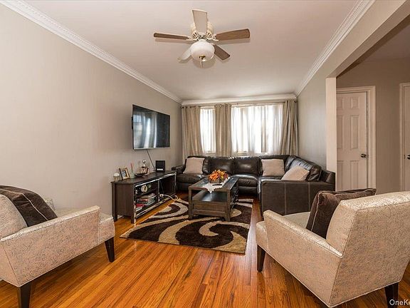 3rd image of 2515 Eastchester Road