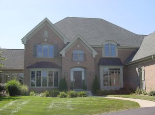 39W035 Lookout Ln, St Charles, IL 60175