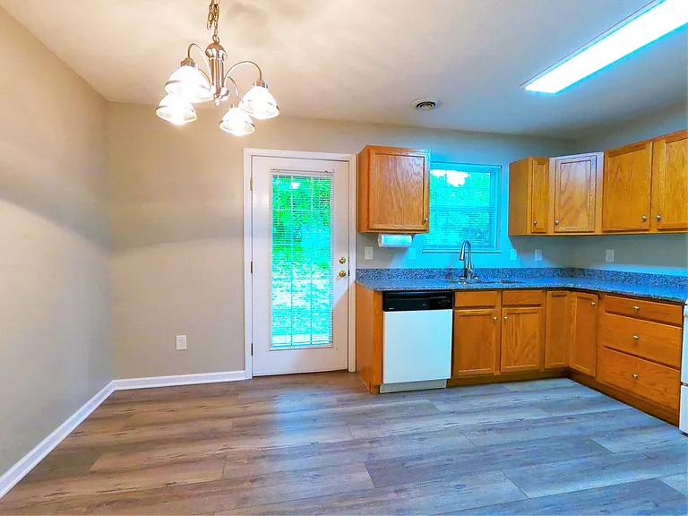 1625 Maple View Way — Photo 4