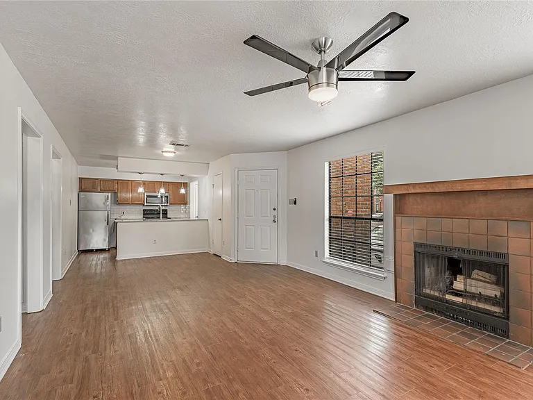 2402 Sycamore Ave #E1 — Photo 6