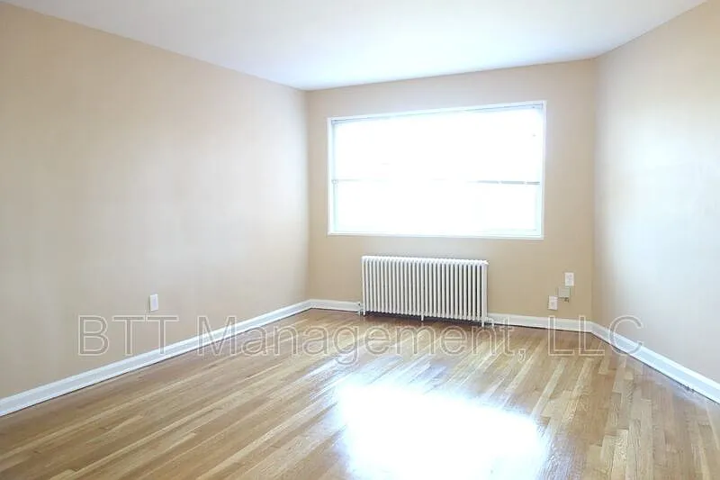 2 bed, 1.0 bath, 900 sqft, $1,450 — Photo 3
