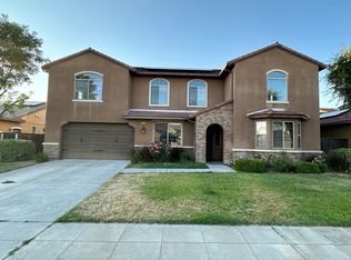 3245 Sierra Madre Ave, Clovis, CA 93619