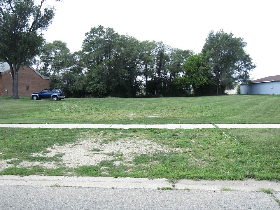 1st image of 2416 Center Ave