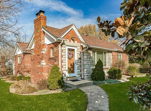 3rd image of 8809 General Grant Ln