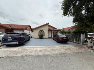 2413 W 73rd Pl, Hialeah, FL 33016