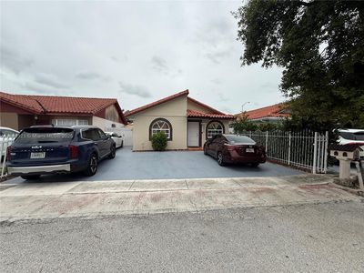 2413 W 73rd Pl, Hialeah, FL, 33016