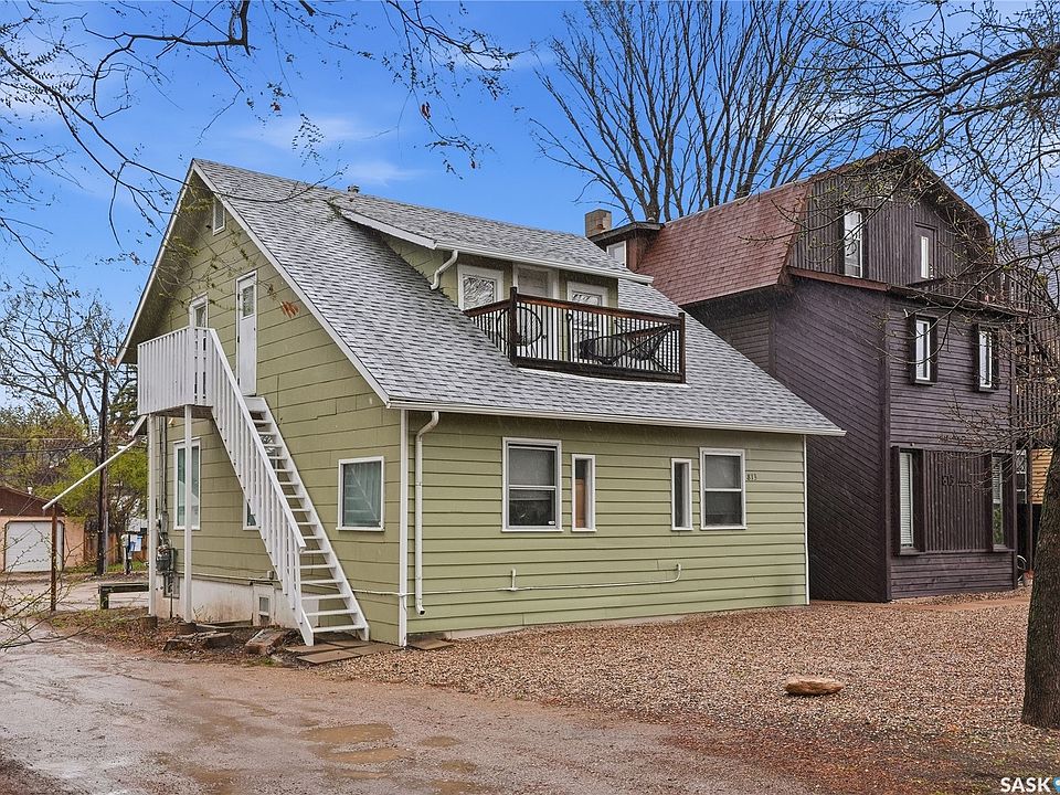 1st image of 813 12TH Street E