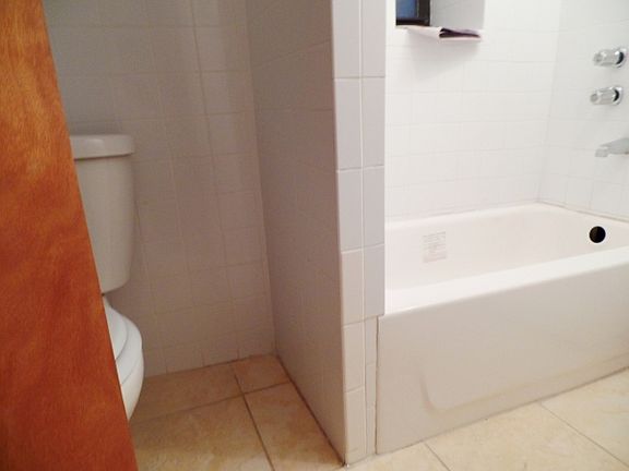 5th image of 253 W 76th St APT 1