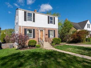 916 S Hillside Ave, Elmhurst, IL