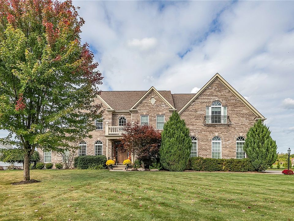 1st image of 110 Pemberley Dr