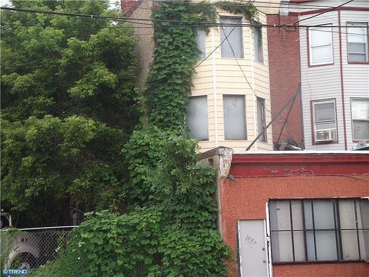 2nd image of 5521 Woodland Ave