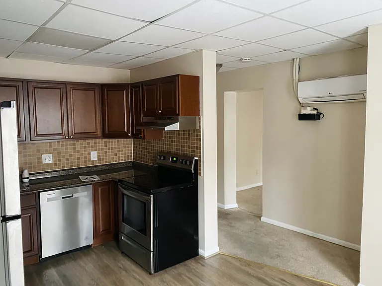 2035 P St NW #3 — Photo 11