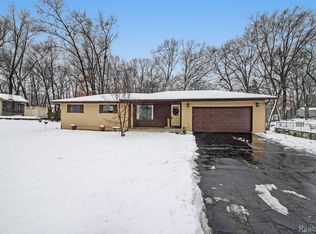 2330 Keith Rd, West Bloomfield, MI 48324