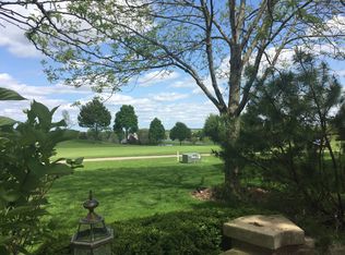 706 Granite Ct, Lake In The Hills, IL 60156