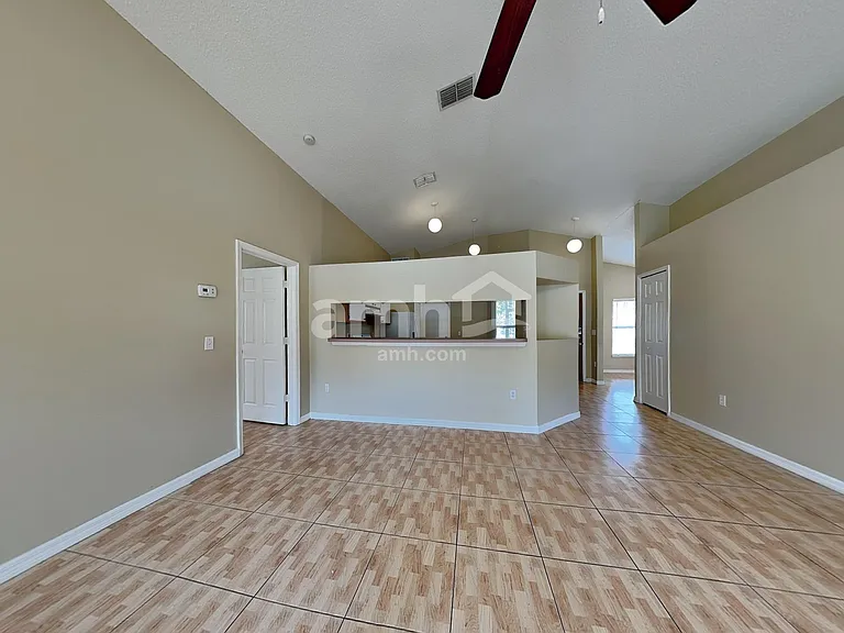 1718 Westminster Trl — Photo 7