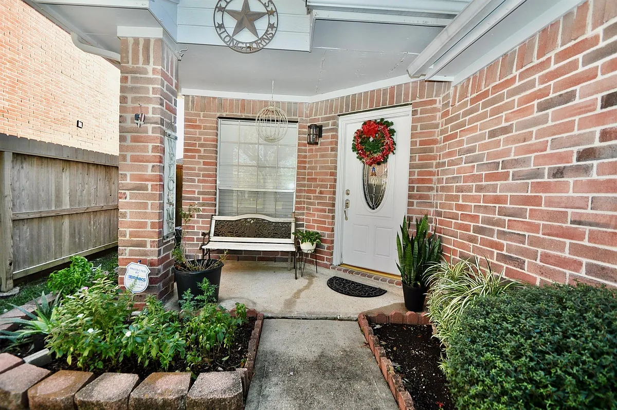 Building Photo - 3239 Beran Dr