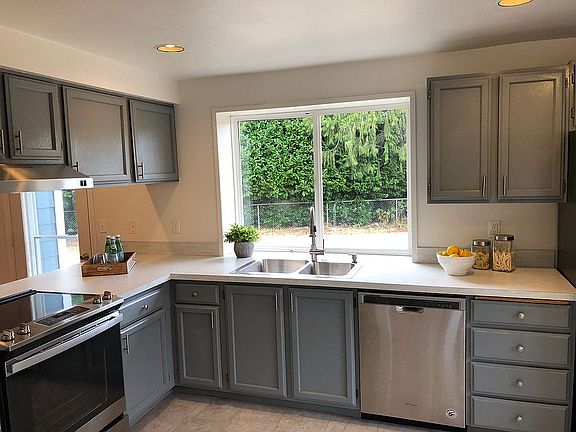 3rd image of 11416 231st Avenue Ct E