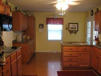 4th image of 5637 Park Ln