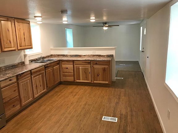 3rd image of 135 Stephens Creek Cir