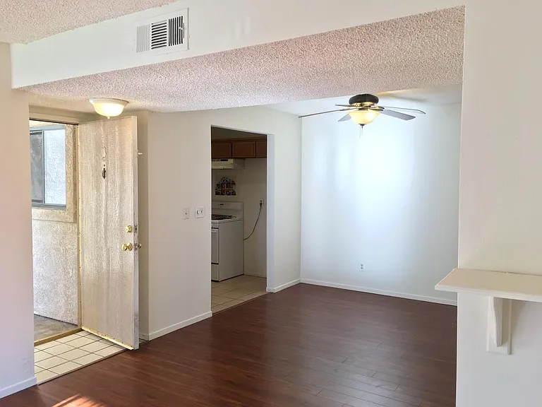 8327 Vineyard Ave #3 — Photo 11