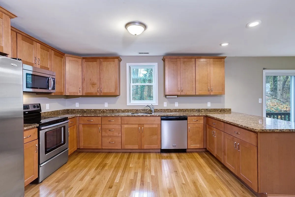 2 bed, 2.0 bath, 1200 sqft, $3,150 — Photo 3