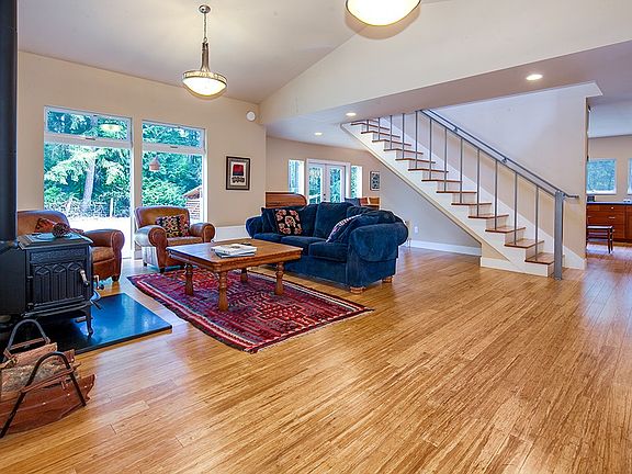 4th image of 19742 170th Ave NE