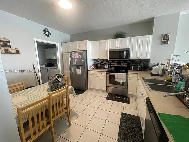 17050 N Bay Rd #407 — Photo 14