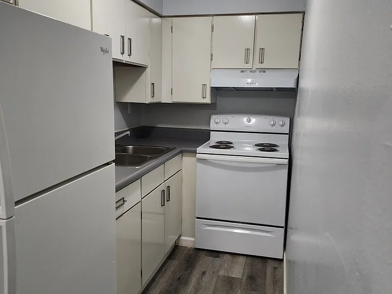 79 E Clark St #7 — Photo 2