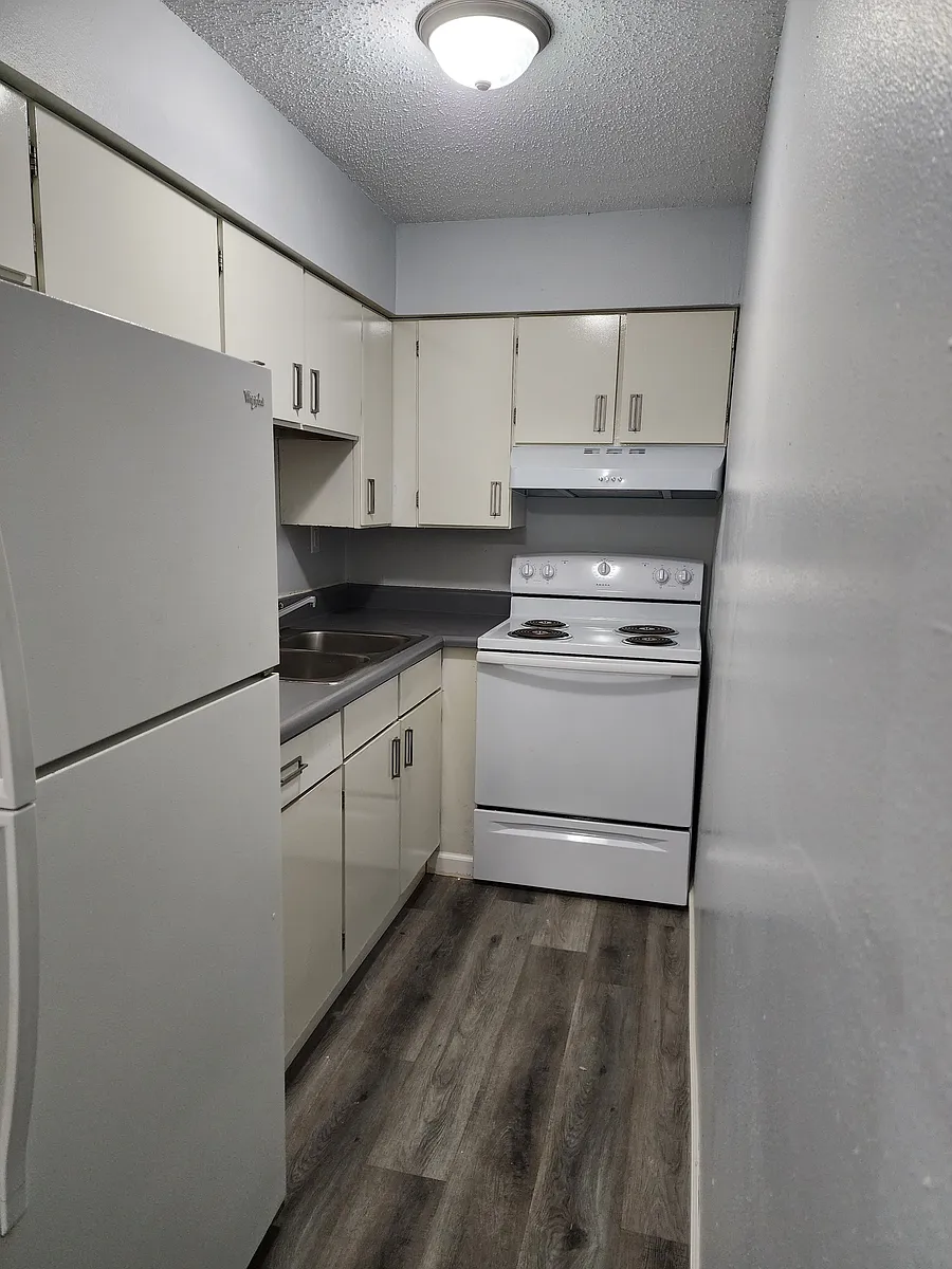Building Photo - 79 E Clark St #7