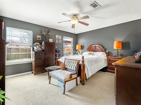 4th image of 3319 Big Bend Dr