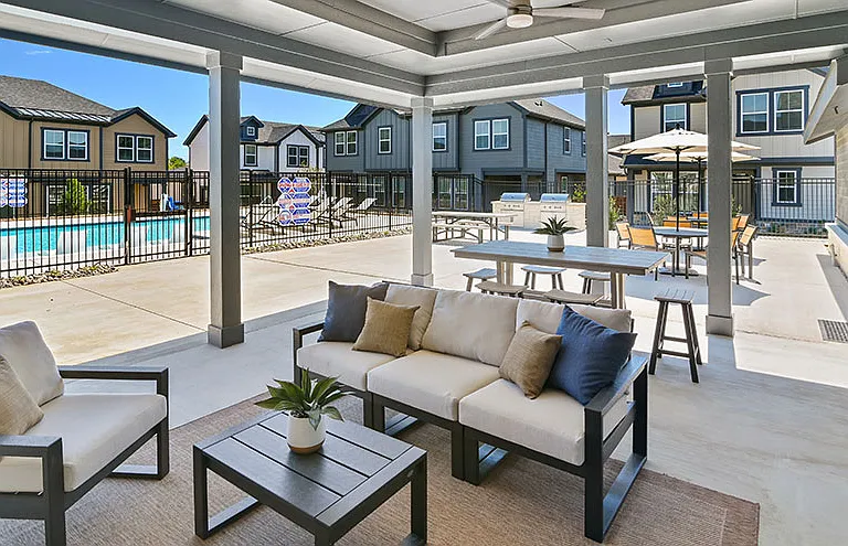 Canvas at Grand Prairie Townhomes — Photo 25