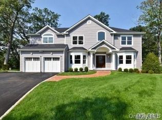 52 Hillside Pl, Northport, NY 11768