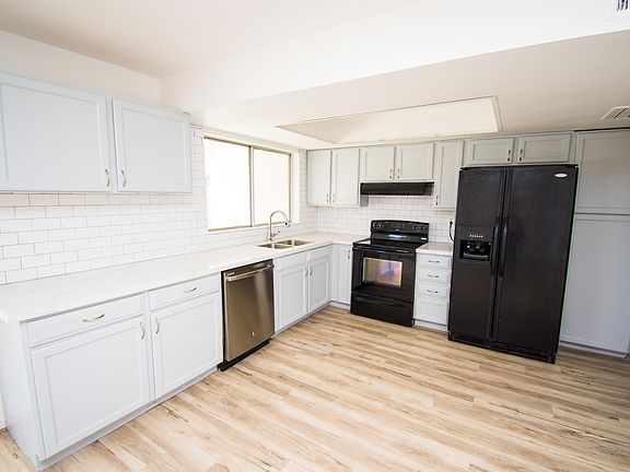 4th image of 4815 W Dahlia Dr