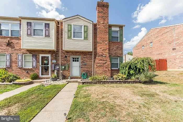 2320 Gundy Ct — Photo 2