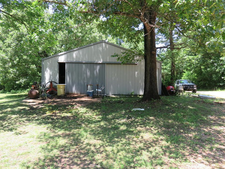 2nd image of 1297 E McKinney St