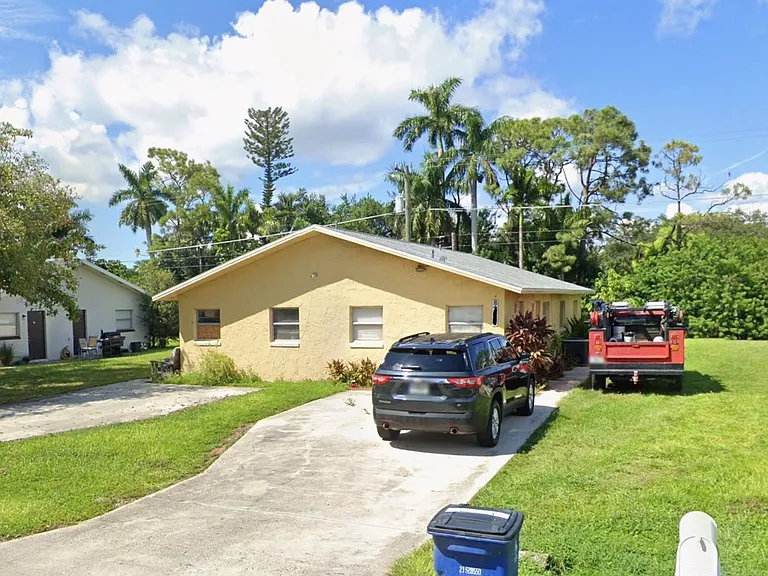 8257 Beacon Blvd — Photo 1