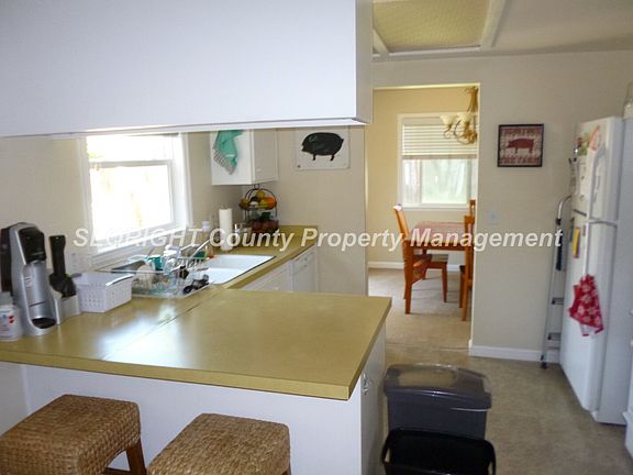2nd image of 1324 Cavalier Ln