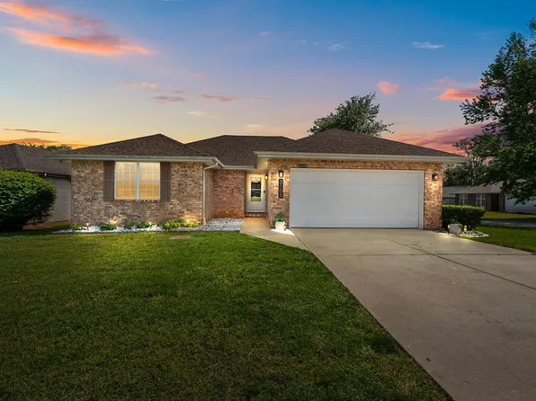 3106 E Huron Street, Springfield, MO 65804