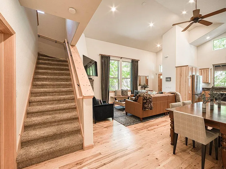 10559 Sara Bear Ln — Photo 16