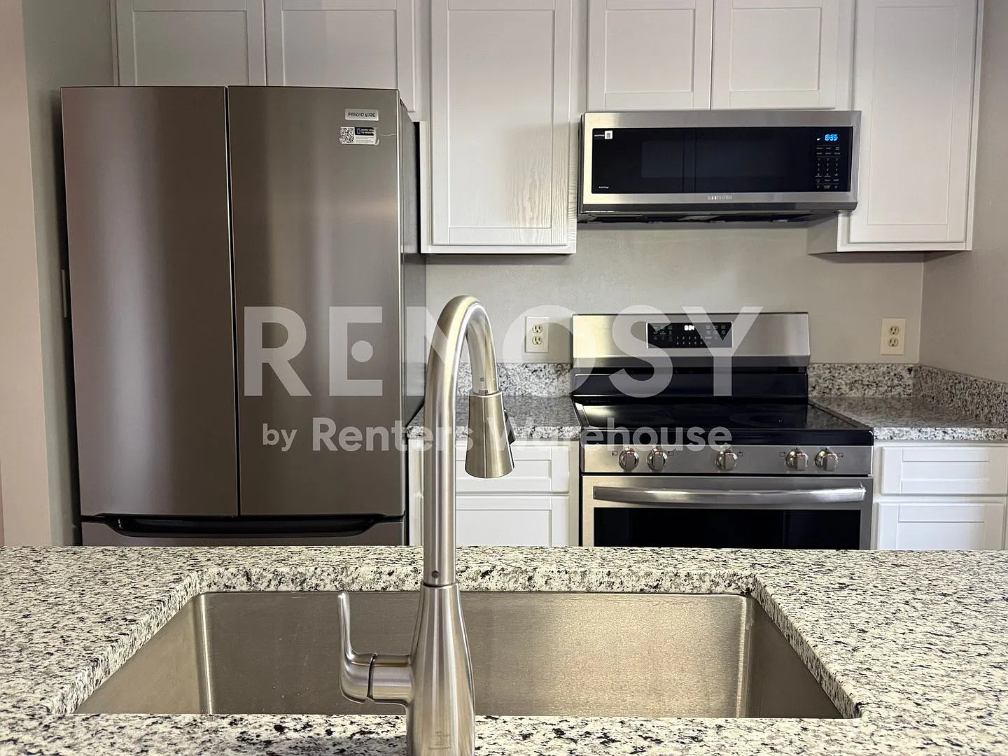 October Lease Incentive- 5260 Garrison St, Unit 3, Arvada ..........Beautifully updated & immedia... — Photo 3