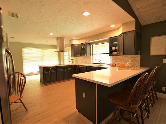 Kitchen with breakfast area
