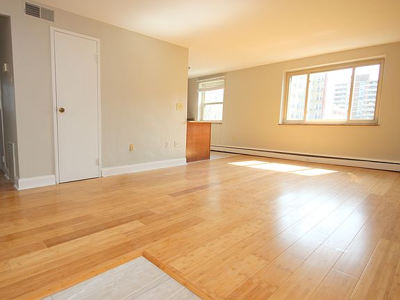 Hardwood 2 Bedroom
