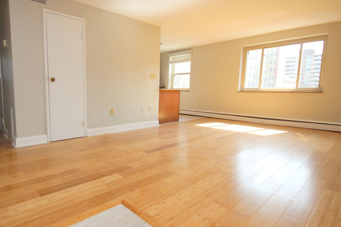 Hardwood 2 Bedroom