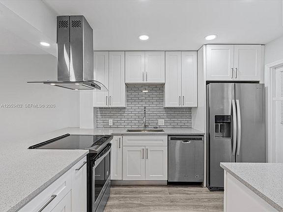 3rd image of 3150 N Palm Aire Dr APT 406