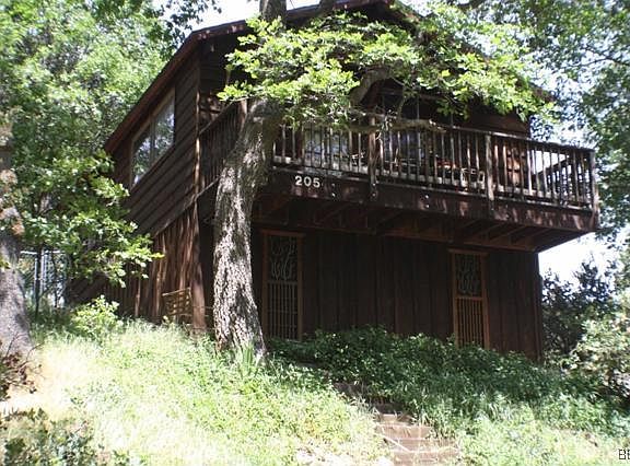 2nd image of 205 Hillside Dr