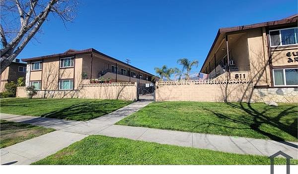 1st image of 811 Orchid Ct APT A